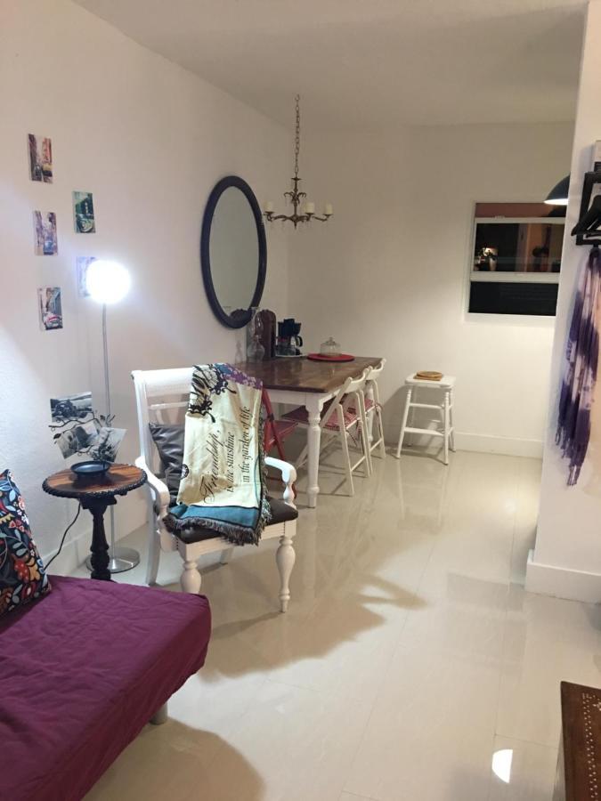 Private Studio Blocks From Coconut Grove ميامي المظهر الخارجي الصورة
