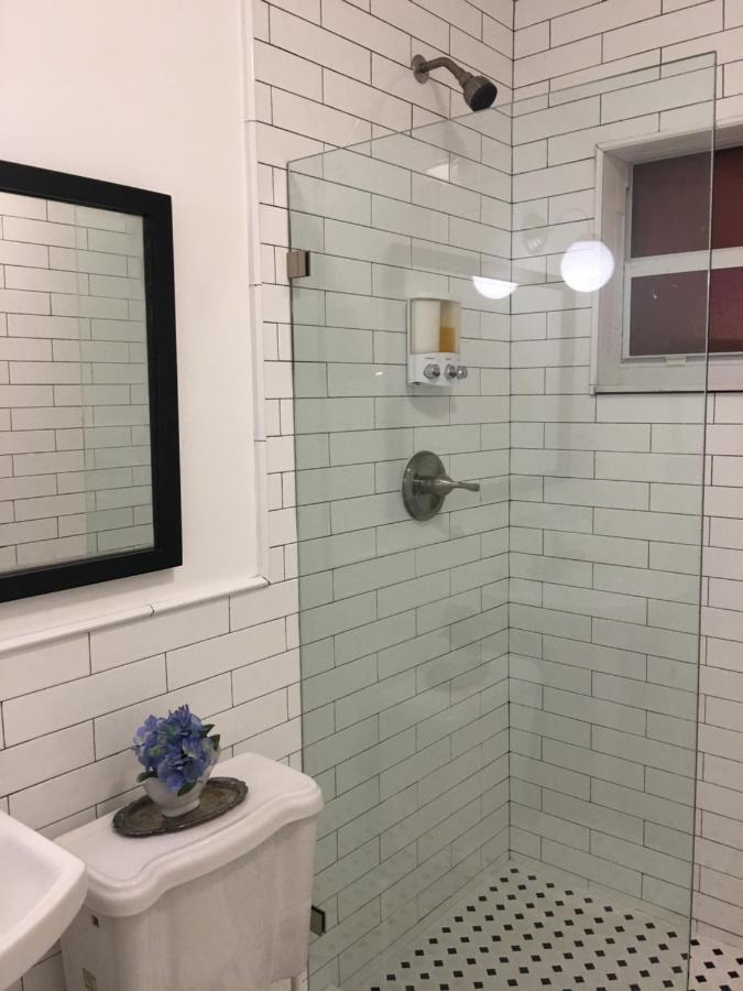 Private Studio Blocks From Coconut Grove ميامي المظهر الخارجي الصورة