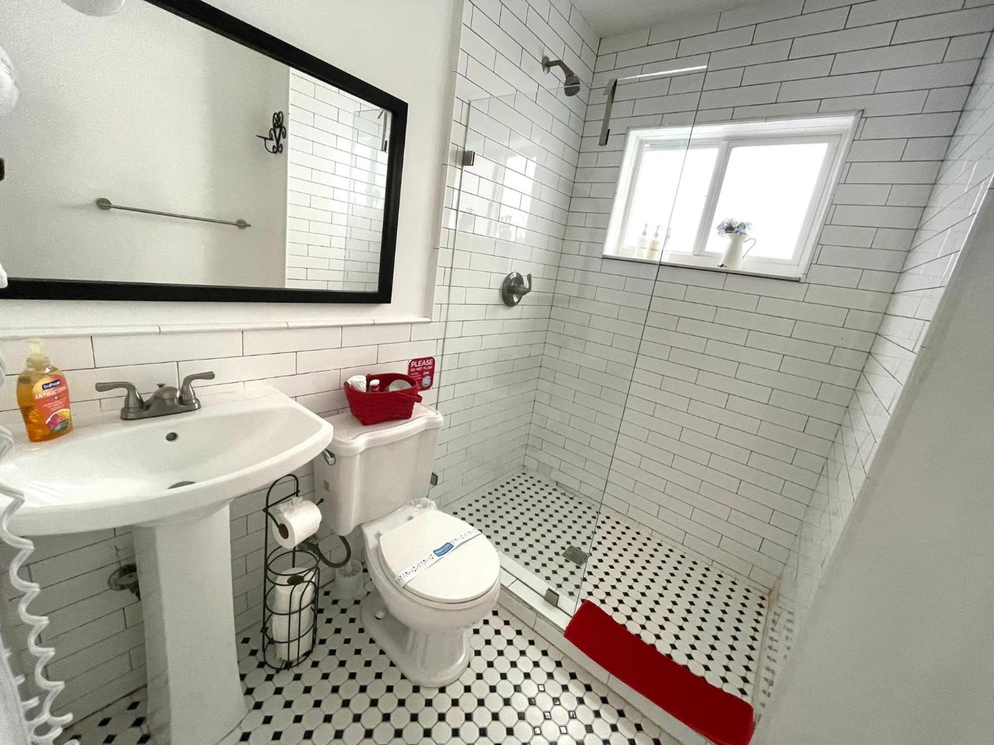 Private Studio Blocks From Coconut Grove ميامي المظهر الخارجي الصورة