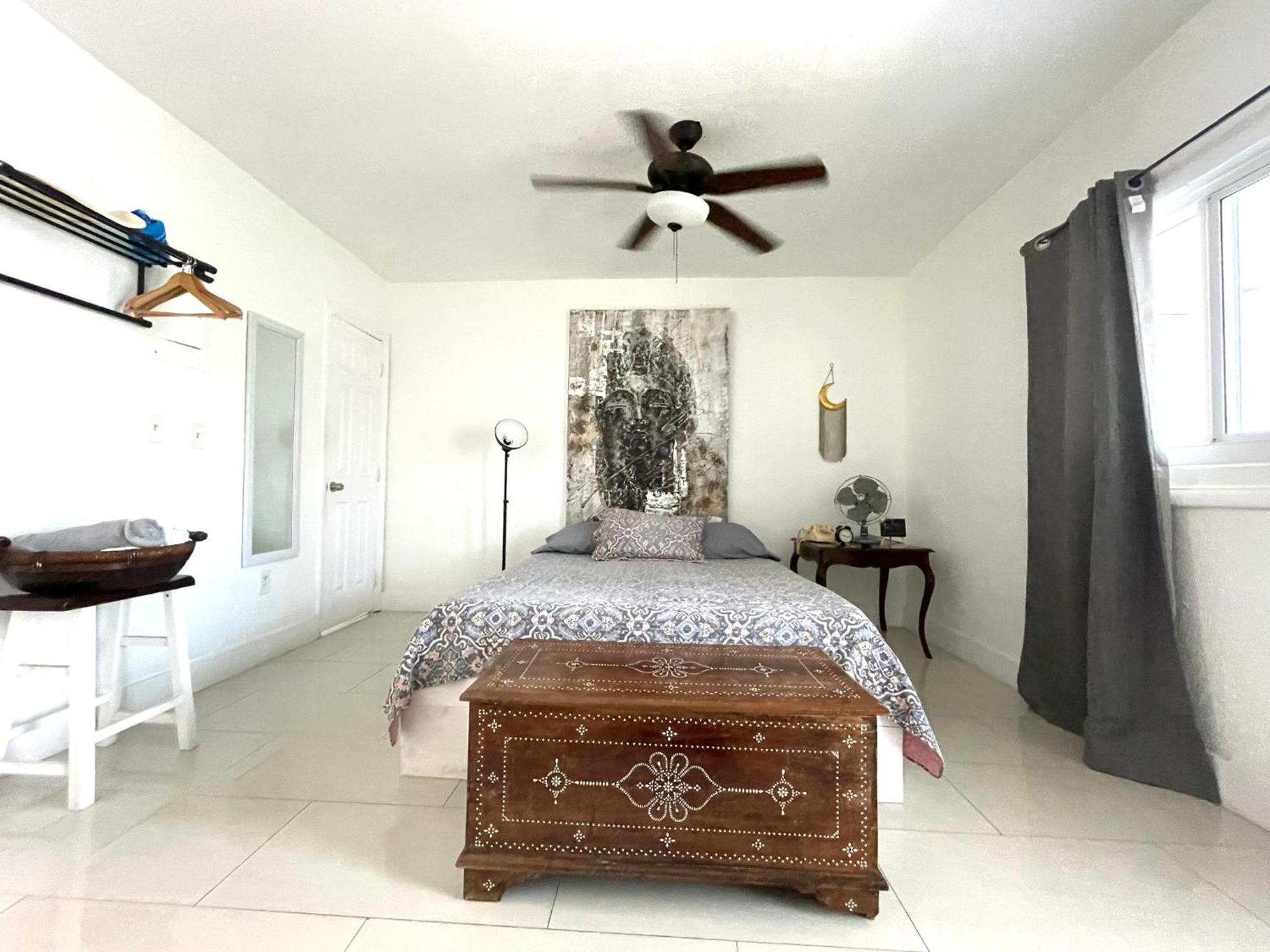 Private Studio Blocks From Coconut Grove ميامي المظهر الخارجي الصورة